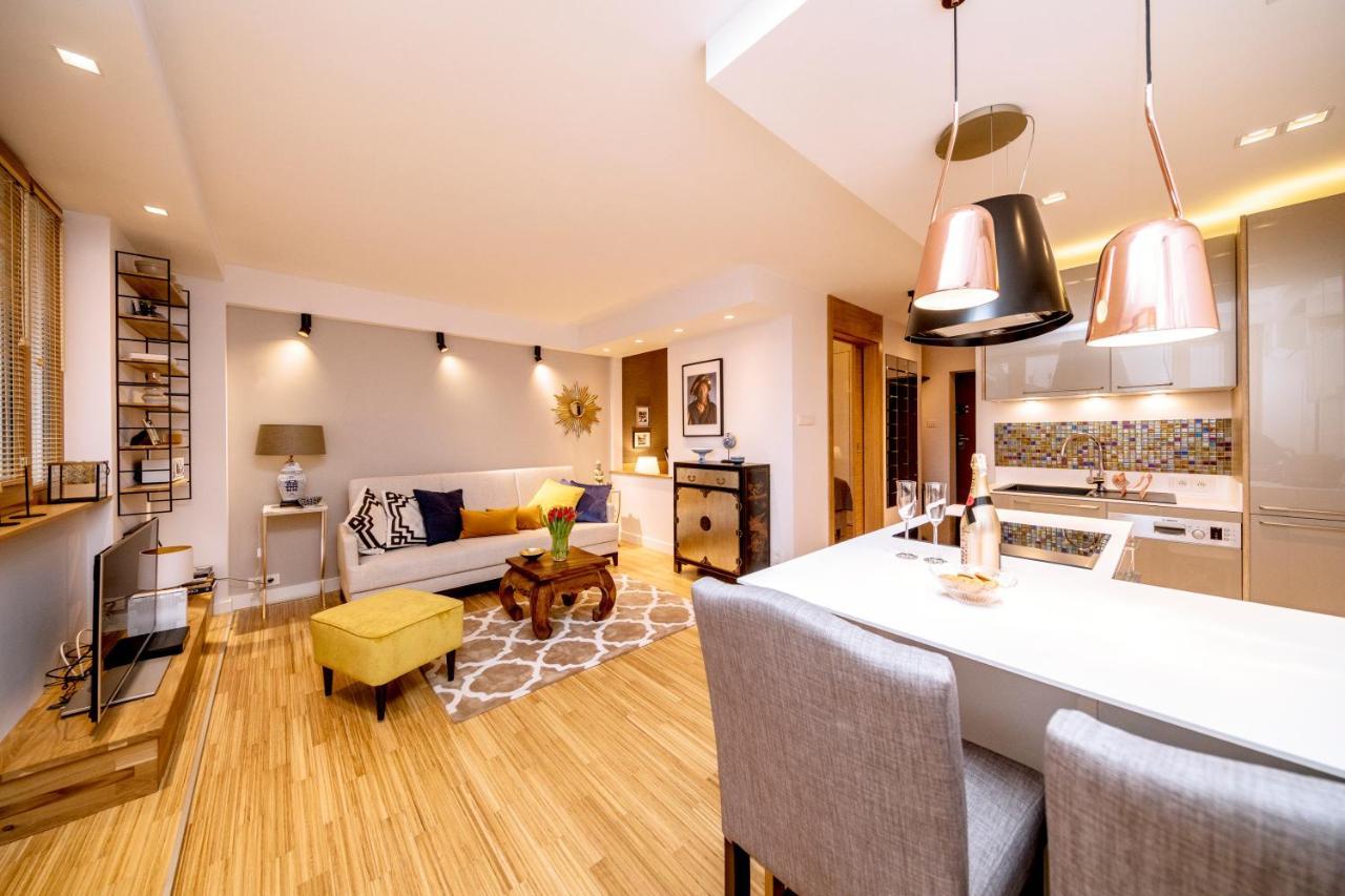 Golden Apartment With Air Condition By Your Freedom Warsaw Exterior photo